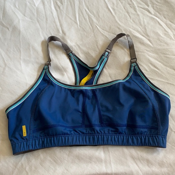 Lolë Sports Bra - Picture 1 of 8